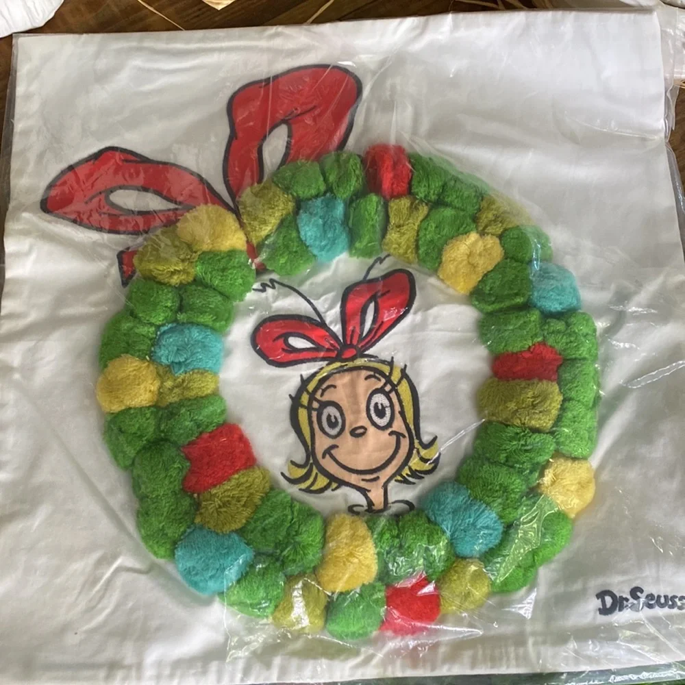 Pottery Barn Teen Dr. Seuss The Grinch Cindy Lou Holiday Pom Pom Pillow Cover